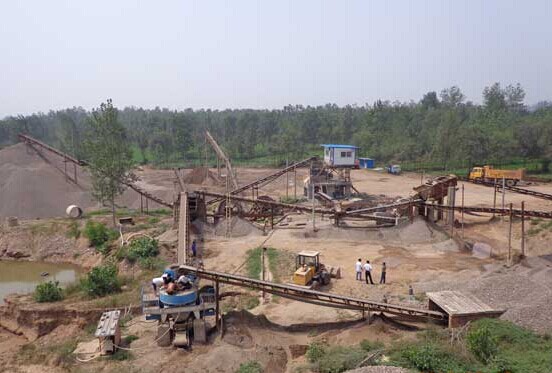 礦石破碎機械隨著社會的發(fā)展不斷的進步